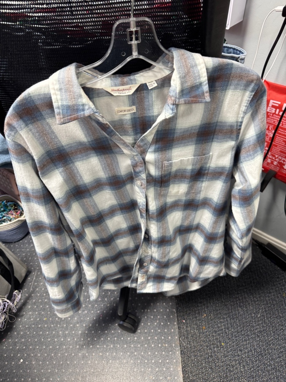 Weatherproof vintage button down M // 041125